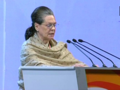 Sonia Gandhi calls key meeting day after Congress's Assembly poll debacle | कांग्रेस की विधानसभा चुनाव में हार के अगले दिन सोनिया गांधी ने की अहम बैठक, शीत सत्र में केंद्र को घेरने की बनाई रणनीति