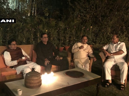 Delhi: Sharad Yadav, NCP Chief Sharad Pawar, SP's Ramgopal Yadav, BSP's Satish Mishra at dinner hosted for opposition parties by Sonia Gandhi | बीजेपी का विजयरथ रोकने के लिए सोनिया गांधी की डिनर पार्टी में पहुंचे 20 विपक्षी दलों के नेता