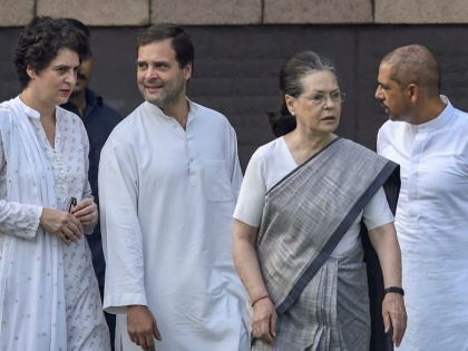 Sonia Gandhi made it clear, 'I and Rahul cannot participate in the process of selection of President' | सोनिया गांधी ने किया साफ, 'मैं और राहुल अध्यक्ष के चयन की प्रक्रिया में शामिल नहीं हो सकते'