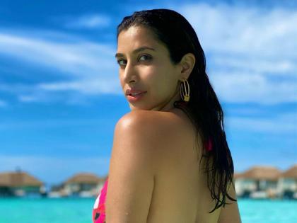 Sophie Choudry Photos: मालदीव में छाया सोफी चौधरी का ग्लैमरस लुक, देखें एक्ट्रेस की वायरल तस्वीरें