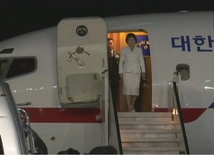 South Korea's First Lady arrives in Lucknow on two-day visit | लखनऊ पहुंचीं दक्षिण कोरिया की प्रथम महिला सुक, आज लेंगी अयोध्या दीपोत्सव में हिस्सा