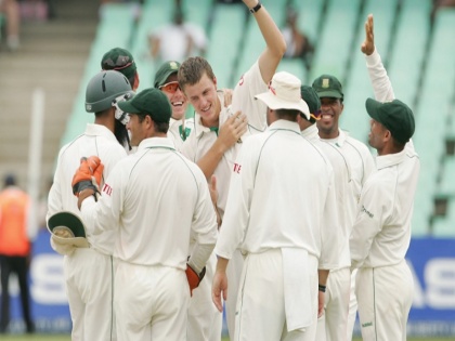 south africa vs australia 4th test johannesburg day 4 match report faf du plessis century | दक्षिण अफ्रीका 48 साल बाद ऑस्ट्रेलिया के खिलाफ घर में टेस्ट सीरीज जीतने के करीब