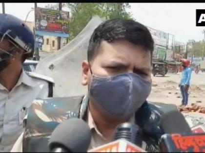 Bihar Sasaram huge crowd students pelted stones and vandalised vehicles properties COVID-19 | कोविड के कारण शैक्षणिक संस्थान बंद, सासाराम में बवाल, छात्रों ने की तोड़फोड़, आगजनी और पथराव, कई पुलिसकर्मी घायल, देखें वीडियो