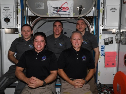 Crew Dragon undocks from ISS, headed back to Earth, SpaceX Dragon Crew departs for Earth from International Space Station | SpaceX ड्रैगन क्रू अंतरराष्ट्रीय स्पेस स्टेशन से धरती के लिए रवाना, अंतरिक्ष यात्रियों ने समुद्र में उतरने के लिए की तैयारी