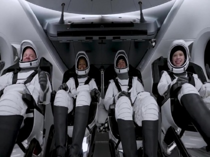 'SpaceX' sends four people on a private flight to orbit the Earth for three days | एलन मस्क की SpaceX कंपनी ने रचा इतिहास, पहली बार 3 दिन के लिए अंतरिक्ष में भेजे गए आम नागरिक
