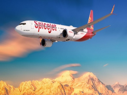 'Dear SpiceJet, sell this flight on Olx' Passenger shares photos of broken, battered seats | 'डियर स्पाइसजेट, इस फ्लाइट को olx पर बेच दें': पैसेंजर ने शेयर की टूटी-फूटी सीटों की तस्वीरें