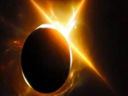 Solar Eclipse 2020 surya grahan 2020 surya grahan upay surya grahan tips timing effects | सूर्य ग्रहण 2020: ग्रहण के दौरान इन आसान उपायों से होगा धन लाभ, मिलेगा नौकरी में प्रमोशन