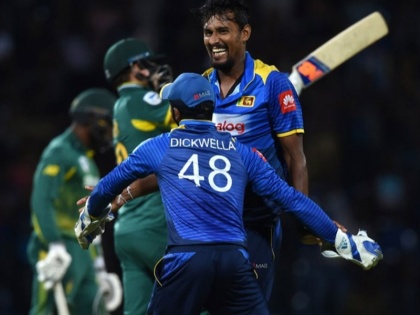 sri lanka beat south africa by 178 runs in last odi | SL vs SA: श्रीलंका ने आखिरी वनडे में साउथ अफ्रीका को 178 रनों से हराया, 2-3 से गंवाई सीरीज