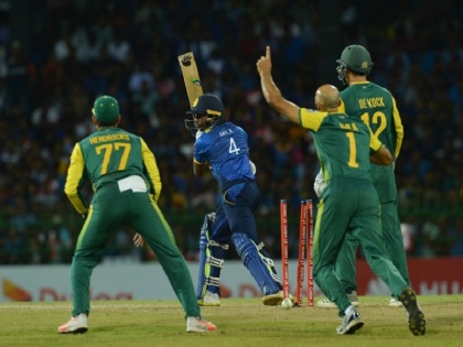 sri lanka beat south africa by 3 wickets in only t20 international match | SL Vs SA T20: दक्षिण अफ्रीका के खिलाफ 99 रन बनाने में छूटे श्रीलंका के पसीने, फिर ऐसे जीता मैच
