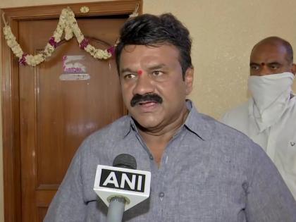 lockdown Telangana Minister says Central govt's guidelines are not appropriate Train is better mode of transport than bus | लॉकडाउन छूट: तेलंगाना ने मंत्री ने केंद्र पर उठाया सवाल, कहा-2 करोड़ फंसे हुए हैं, बस से बेहतर विकल्प है ट्रेन