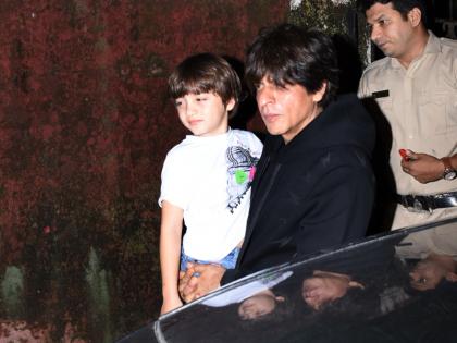 Shah Rukh Khan reaches Mumbai's Arthur Road Jail to meet son Aryan | मुंबई के ऑर्थर रोड जेल में बेटे आर्यन से मिलने पहुंचे शाहरुख, बेटे से 15 मिनट मिले SRK