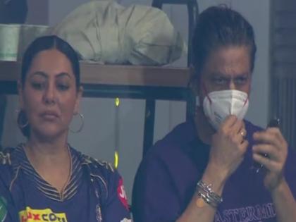 Shah Rukh Khan spotted wearing a mask post hospitalisation; cheers for KKR | IPL 2024 Final: केकेआर बनाम एसआरएच के बीच फाइनल मैच के दौरान मास्क पहने दिखे शाहरुख खान, अस्पताल में हुए थे भर्तीं
