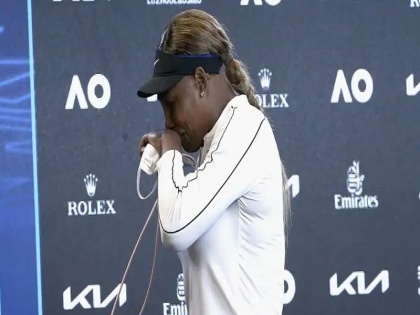 Serena Williams breaks down in tears after Australian Open semis loss | ऑस्ट्रेलिया ओपन से बाहर होने पर फूट-फूटकर रोईं सेरेना विलियम्स, कहा - मैं जीत सकती थी लेकिन...