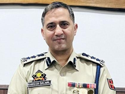 who is Rakesh Balwal Centre transfers Srinagar SSP Rakesh Balwal to Manipur Srinagar Senior Superintendent of Police expertise in handling terror-related cases | Rakesh Balwal: आखिर कौन हैं राकेश बलवाल, केंद्र सरकार ने क्यों भेजा मणिपुर, जानें अपडेट