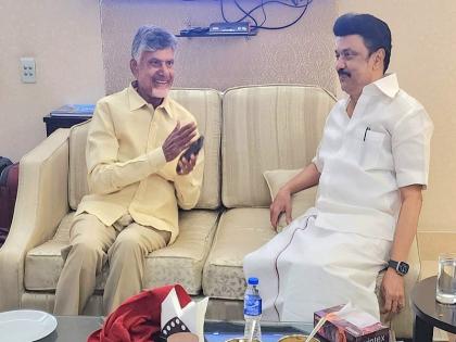Stalin met Chandrababu Naidu at Delhi airport, said- "Hopefully Naidu will protect the rights of the states of South India in the Modi government" | स्टालिन की दिल्ली हवाई अड्डे पर चंद्रबाबू नायडू से हुई मुलाकात, कहा- "उम्मीद है नायडू मोदी सरकार में दक्षिण भारत के राज्यों के अधिकारों की रक्षा करेंगे" Stalin met Chandrababu Naidu at Delhi airport, said- "Hopefully Naidu will protect the rights of the states of South India in the Modi government" | स्टालिन की दिल्ली हवाई अड्डे पर चंद्रबाबू नायडू से हुई मुलाकात, कहा- "उम्मीद है नायडू मोदी सरकार में दक्षिण भारत के राज्यों के अधिकारों की रक्षा करेंगे"