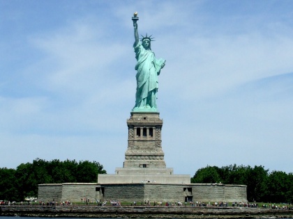 travel news statue of liberty will open again for tourists | ट्रेवल: पर्यटकों के लिए एक बार फिर खोला जाएगा स्टैच्यू ऑफ लिबर्टी, इसलिए हुआ था बंद