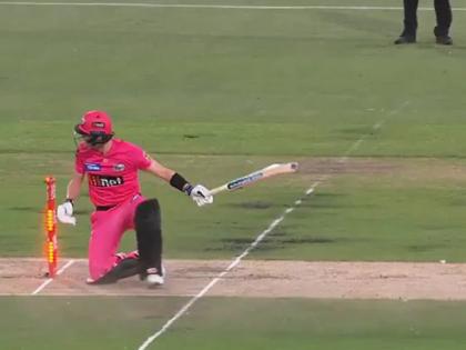 BBL: How Steve Smith survived against Hit wicket appeal, as Wind blew the bails off | BBL: हवा की वजह से हुई स्टीव स्मिथ के खिलाफ 'हिट विकेट' की अपील, फिर ऐसे बाल-बाल बचे, देखें वीडियो