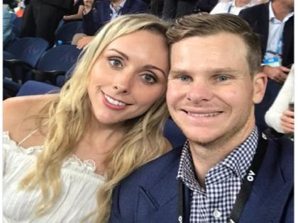 steve smith tagged wrong women in his pic with girlfriend at australian open | गर्लफ्रेंड के साथ तस्वीर ट्वीट करने में स्मिथ से हुई बड़ी गलती, सोशल मीडिया पर उड़ा मजाक