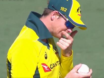 steve smith reject ball tampering allegation in 3rd odi australia vs england | गेंद से छेड़छाड़ के आरोप पर स्टीव स्मिथ का इंकार, इस वीडियो से शुरू हुआ था विवाद