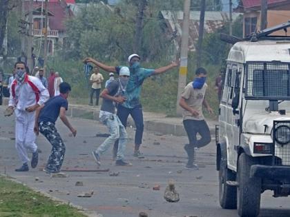 jammu kashmir abrar hassan hybrid terrorist | जम्मू कश्मीर: अबरार की गिरफ्तारी से साबित हुआ पत्थरबाज हाइब्रिड आतंकी बनने लगे, कश्मीर में दिया जा रहा प्रशिक्षण