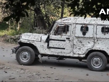 jammu kashmir Shopian: 20 Stone pelters injured security forces in Killora village 5 terrorists killed | जम्मू-कश्मीर: मुठभेड़ के दौरान सेना पर पथराव करने वाले 20 पत्थरबाज घायल, 5 आतंकी ढेर