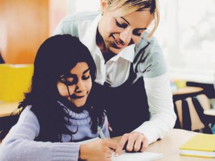 teacher day 2019 special story 5 interesting things every students should follow to make good bond with teacher | Teachers Day: अनुभव के साथ जीवन में आगे बढ़ने और सफलता पाने का रास्ता दिखाते हैं शिक्षक, ये 5 खास बातें teacher day 2019 special story 5 interesting things every students should follow to make good bond with teacher | Teachers Day: अनुभव के साथ जीवन में आगे बढ़ने और सफलता पाने का रास्ता दिखाते हैं शिक्षक, ये 5 खास बातें