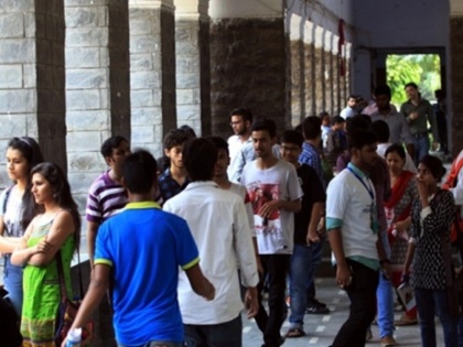 Final year students to give exam, all other varsity students in Maharashtra to be promoted: Uday Samant | उद्धव सरकार का बड़ा फैसला, बिना परीक्षा दिए ही अगले सत्र में जाएंगे ग्रेजुएशन के छात्र