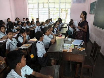 Due to coronavirus effect students of classes 1 to 9 and 11 will be promoted to next class in Chhattisgarh | Coronavirus: छत्तीसगढ़ सरकार का फैसला, एक से लेकर नौवीं और 11वीं क्लास के स्टूडेंट्स को किया जाएगा पास