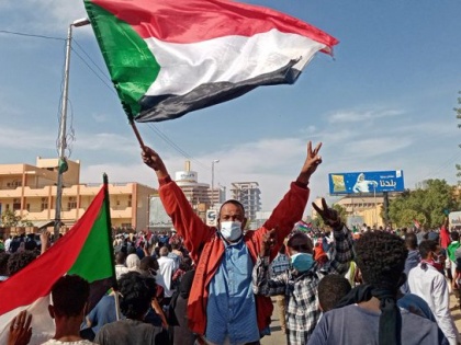 Sudan Clashes continue army powerful paramilitary force more than 180 people killed in fighting more than 1800 people injured see video | सूडानः सेना और शक्तिशाली अर्द्धसैनिक बल के बीच संघर्ष जारी, लड़ाई में 180 से अधिक लोगों की मौत, 1800 से अधिक लोग घायल