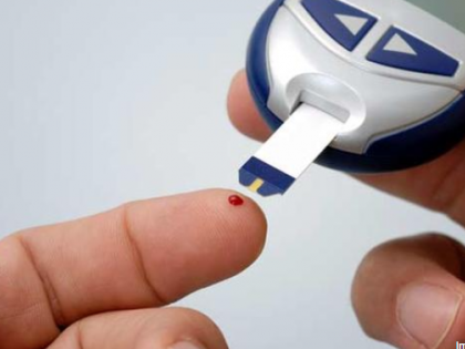Do you prick your finger with a needle for blood sugar test? Know how to test without pain | WATCH: क्या आप ब्लड शुगर टेस्ट के लिए अपनी उंगली में चुभाते हैं सुई? जानें बिना दर्द के टेस्ट करने का तरीका