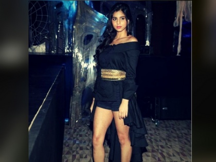suhana khan, ananya panday, aryan khan do a late night party in mumbai | ब्लैक डांगरी ड्रेस में बेहद हॉट दिख रही थीं सुहाना खान, बॉलीवुड के इन अपकमिंग स्टार्स ने की लेट नाइट पार्टी