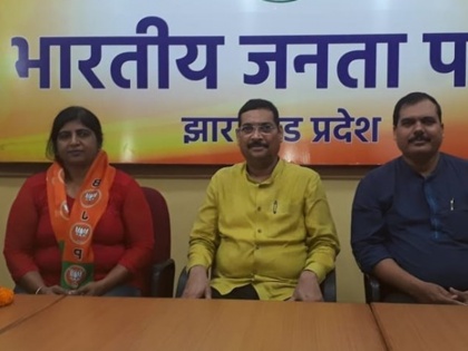 International Powerlifter Sujata Bhagat joins BJP, says this party can make India strong and developed | बीजेपी में शामिल हुईं इंटरनेशनल पावर लिफ्टर सुजाता भगत, कहा- यही पार्टी मजबूत और विकसित भारत बना सकती है