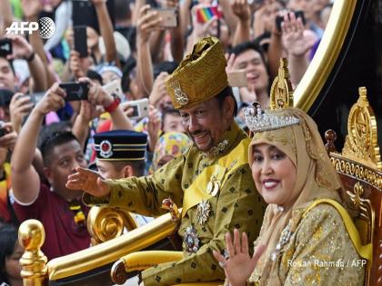 Who is the ruler of Brunei, who owns 800 luxury cars, gold-plated jets and the world's largest palace | कौन हैं ब्रुनेई के शासक, जो हैं 800 लग्जरी कार, सोने से मढ़े जेट और दुनिया के सबसे बड़े महल के मालिक Who is the ruler of Brunei, who owns 800 luxury cars, gold-plated jets and the world's largest palace | कौन हैं ब्रुनेई के शासक, जो हैं 800 लग्जरी कार, सोने से मढ़े जेट और दुनिया के सबसे बड़े महल के मालिक