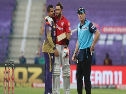 Sunil Narine reported for suspect action allowed to continue bowling for KKR | IPL 2020: बॉलिंग एक्शन को लेकर फिर विवादों में KKR के सुनील नरेन, संदिग्‍ध एक्‍शन की शिकायत की गई