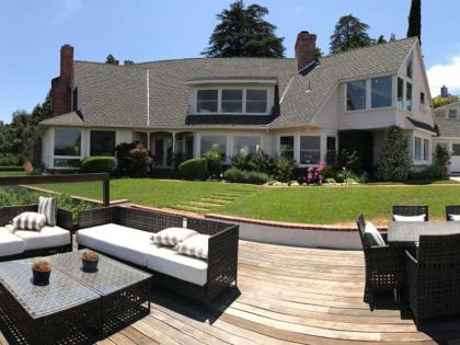 ऐसा है सनी लियोन का आलीशान बंगला, लॉस एंजेलिस में बर्थडे के मौके पर खरीदा था, देखें तस्वीरें