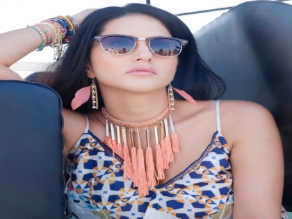 Try Sunny Leone's perfect look this summer! | इन गर्मियों में आप भी ट्राई कर सकती हैं सनी लियोन का यह ब्यूटीफुल लुक