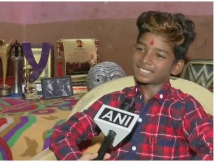 sunny pawar 11 years old wins best child actor award at 19th new york indian film festival | मुंबई स्लम के 11 साल के सनी पवार ने किया देश का नाम रोशन, न्यूयॉर्क इंडियन फिल्म फेस्टिवल में जीता बेस्ट चाइल्ड एक्टर का अवॉर्ड