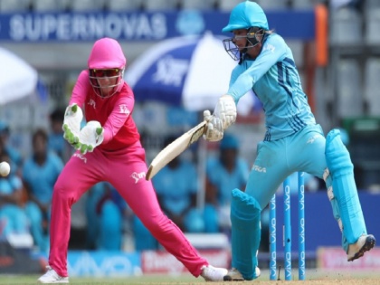 ipl 2018 women t20 Supernovas Beat Trailblazers in by 3 wickets | IPL महिला टी20 चैलेंज: मंधाना की ट्रेलब्लेजर्स पर भारी पड़े हरमनप्रीत के सुपरनोवाज, तीन विकेट से जीत