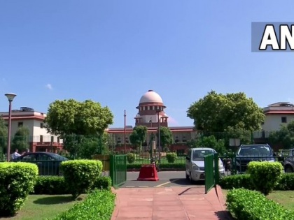 Supreme Court issues notice plea seeking stay Karnataka High Court upholding hijab ban Next hearing is on Monday, 5th September | Supreme Court: कर्नाटक में हिजाब विवाद पर 5 सितंबर को सुप्रीम कोर्ट में सुनवाई, जानें क्या है पूरा मामला