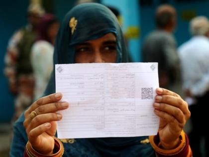 Supreme Court on Bihar Voter List Revision Consider Aadhaar Voter ID card, Ration card proof Commission gets relief in Supreme Court see main 15 points | Supreme Court on Bihar Voter List Revision: आधार, मतदाता पहचान पत्र, राशन कार्ड को मानिए प्रूफ, सुप्रीम कोर्ट में आयोग को राहत, देखिए मुख्य 15 बातें