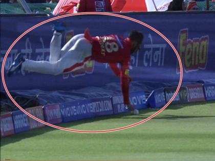 Indian Premier League 2019, KXIP vs MI: Mandeep Singh's boundary ropes acrobatics | VIDEO: क्रिकेट में देखें होंगे शानदार कैच, मगर शायद ही कभी ऐसी फील्डिंग देखी हो!