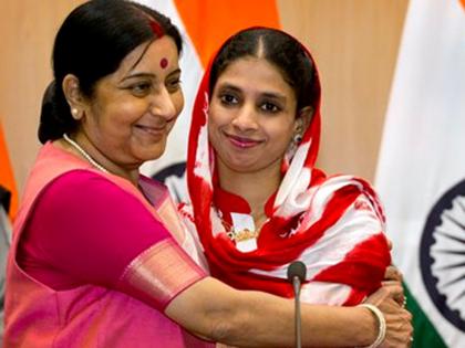 In memory of Sushma Swaraj: She Used Twitter to Helped Indians From Around The World | सुषमा स्वराज ने ट्विटर से ही बचाई कई जिंदगियां, कहती थीं- मंगल ग्रह में भी फंस गए तो हम मदद करेंगे!