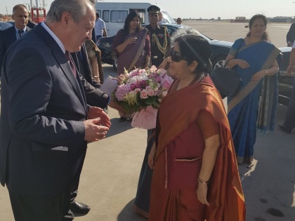 EAM Sushma Swaraj landed in Delhi after a productive visit to Middle asia, top things to know | मध्य एशिया की यात्रा के बाद भारत लौटीं सुषमा स्वराज, जानें दौरे से जुड़ी खास बातें