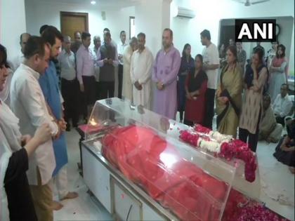Sushma Swaraj Death: Former Foreign Minister will be cremated today at Lodhi crematorium in Delhi | Sushma Swaraj Death: पहले घर, फिर बीजेपी मुख्यालय में लाया जाएगा पार्थिव शरीर, लोधी शवदाह गृह में होगा अंतिम संस्कार