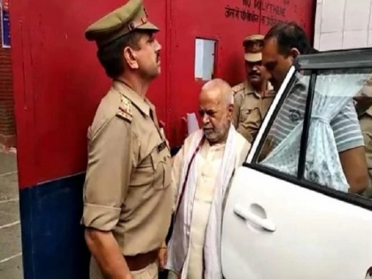 rape accused Swami Chinmayanand Hearing on 13 December | बलात्कार के आरोपी स्वामी चिन्मयानंद के खिलाफ 13 दिसंबर को सुनवाई, सरकार ने केस वापस लेने की दी थी अर्जी