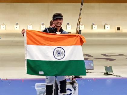 Swapnil Kusale Paris Olympics 2024 live money Rs 10000000 medal brings double joy railway promotion Maharashtra government got promoted TTE to OSD | Swapnil Kusale Paris Olympics 2024 live: पैसों की बारिश और दोहरी खुशी, 10000000 रुपये पुरस्कार, रेलवे में टीटीई से पदोन्नत होकर ओएसडी बने Swapnil Kusale Paris Olympics 2024 live money Rs 10000000 medal brings double joy railway promotion Maharashtra government got promoted TTE to OSD | Swapnil Kusale Paris Olympics 2024 live: पैसों की बारिश और दोहरी खुशी, 10000000 रुपये पुरस्कार, रेलवे में टीटीई से पदोन्नत होकर ओएसडी बने