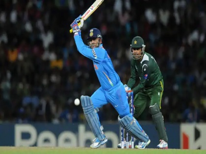 en Virender Sehwag bagged 21 runs off 2 balls against Pakistan Rana Naved-ul-Hasan Watch video | पाकिस्तान के खिलाफ वीरेंद्र सहवाग ने महज दो गेंदों पर जड़ दिए थे 21 रन, गेंदबाज भी हक्का-बक्का रह गया