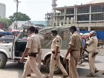 police busted sex racket running in residential hotel purnia in bihar | बिहार: होटल में चल रहे सेक्स रैकेट का पुलिस ने किया भंडाफोड़, छापेमारी कर युवती को पकड़ा, संचालक फरार