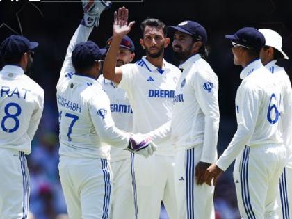India vs Australia live score Team India faced initial setbacks when it came to play second innings in Sydney Test Gill and Kohli at crease | India vs Australia: सिडनी टेस्ट में दूसरी पारी खेलने उतरी टीम इंडिया को लगे शुरुआती झटके, गिल और कोहली क्रीज पर