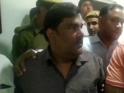 Delhi police arrests former AAP Councillor Tahir Hussain Charge of IB ankit sharma murder Delhi Violence | दिल्ली हिंसा: सरेंडर करने जा रहे ताहिर हुसैन को कोर्ट से क्राइम ब्रांच ने किया गिरफ्तार, IB अफसर की हत्या का आरोप